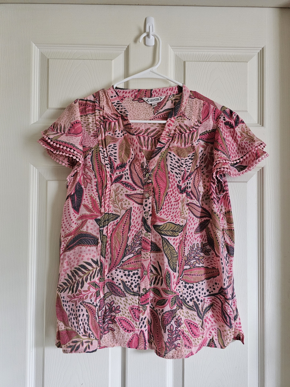 Nanette Lepore Women's M Pink Tropical Leaf Print Flutter Sleeve Blouse
